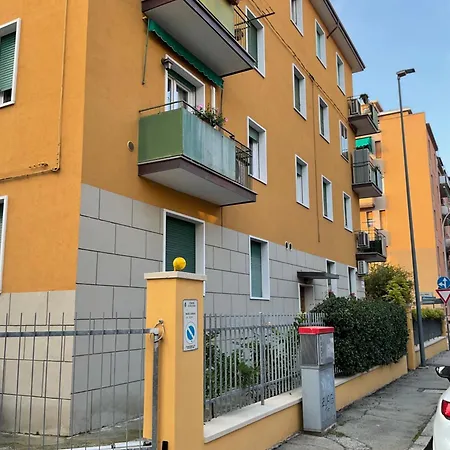 Vivi Aguilera Apartment *
